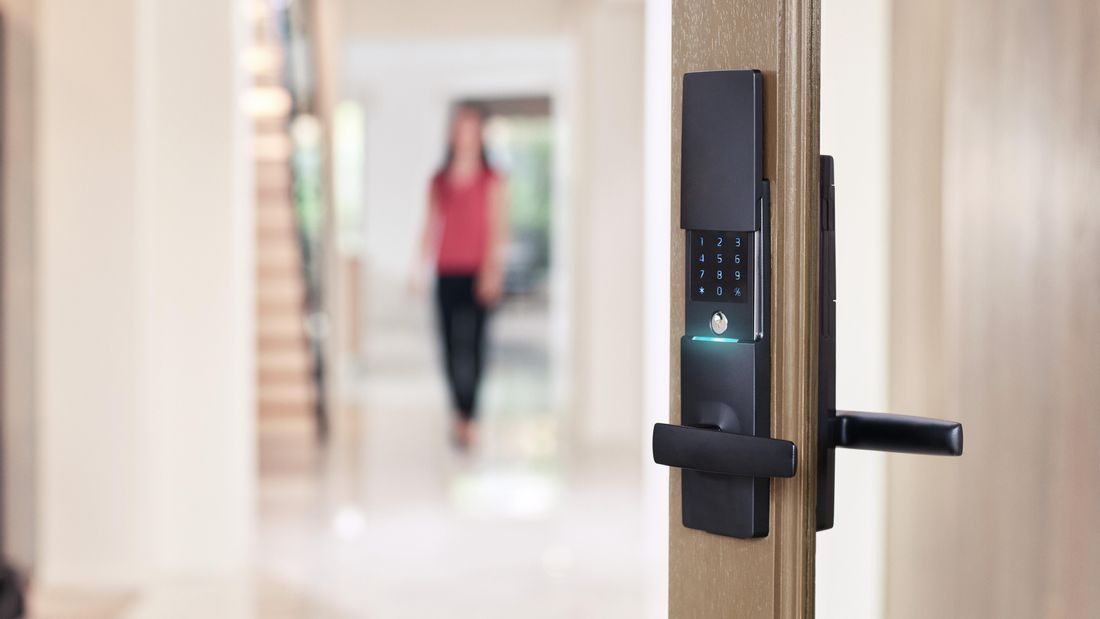 Hotel and Residence Smart Locking System
